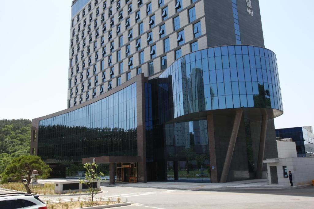 Benikea Hotel Seosan Exterior photo